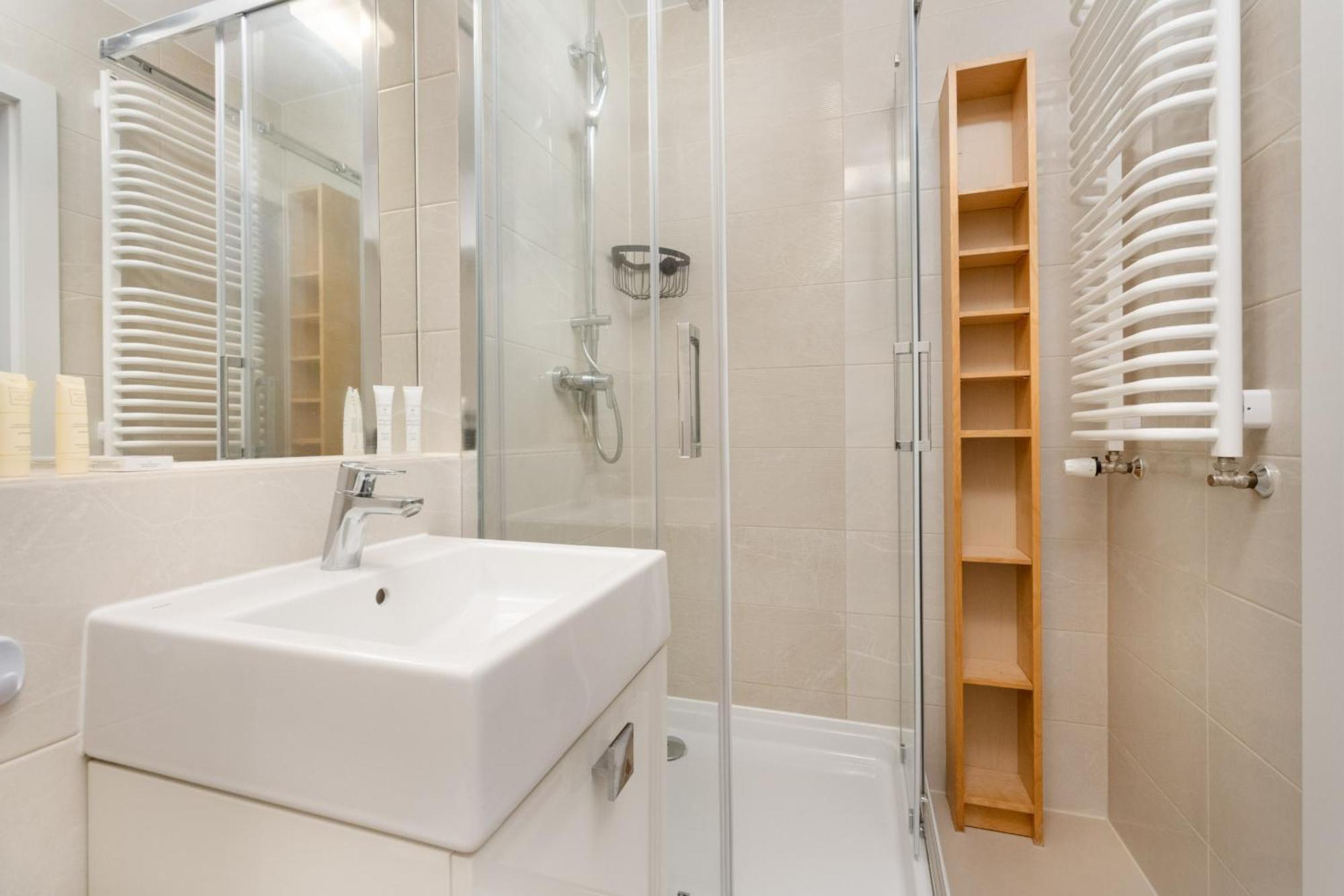 Klasyczny Apartament Z Balkonem We Wroclawiu By Noclegi Renters Exterior photo