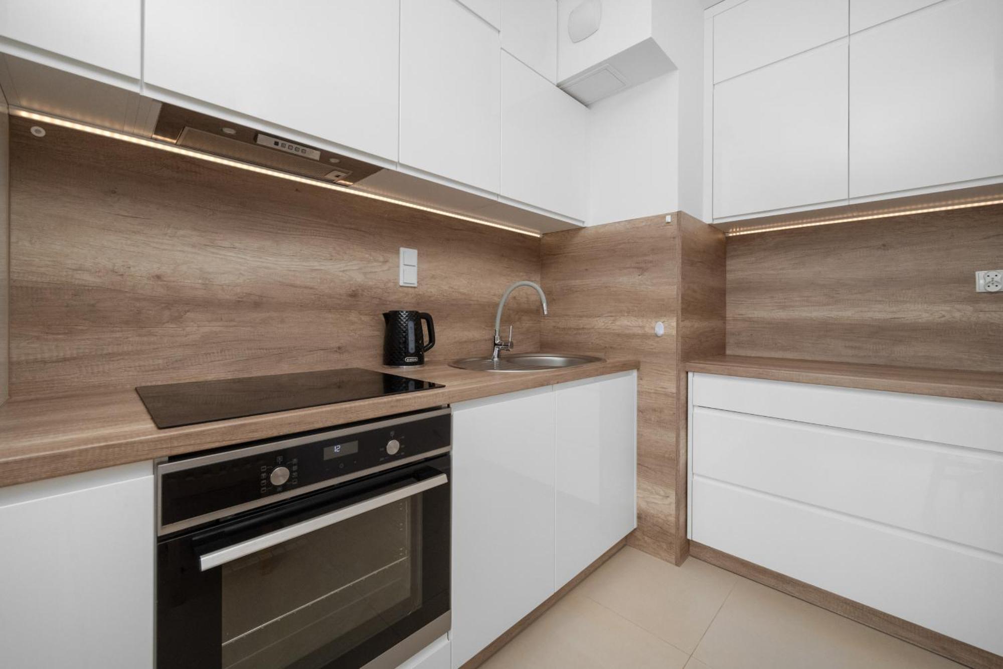 Klasyczny Apartament Z Balkonem We Wroclawiu By Noclegi Renters Exterior photo