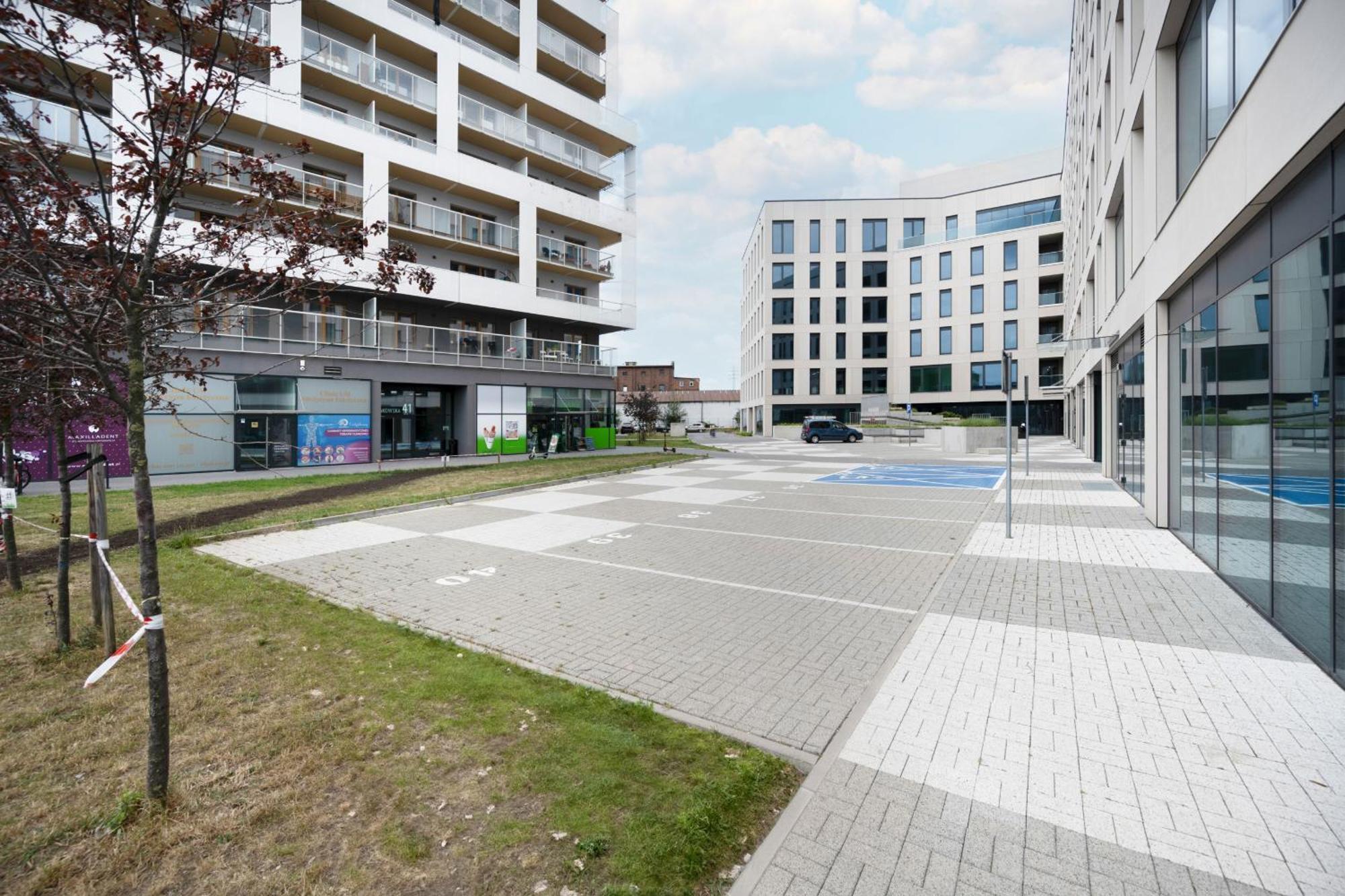 Klasyczny Apartament Z Balkonem We Wroclawiu By Noclegi Renters Exterior photo